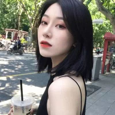 渝武項(xiàng)目四分部草街嘉陵江特大橋10#承臺(tái)混凝土第一層澆筑順利完成